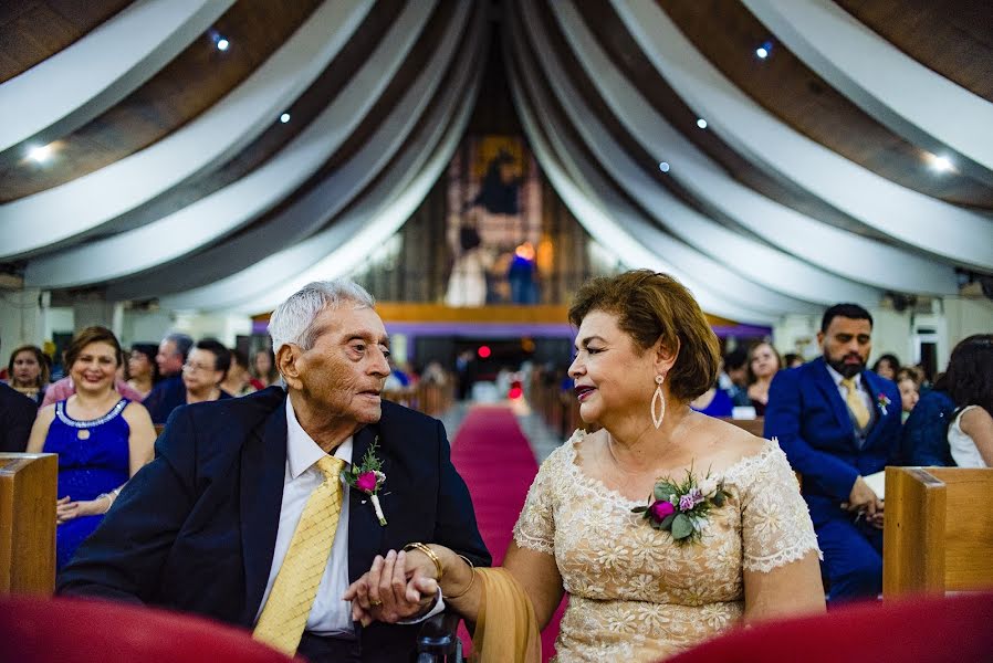 Fotografo di matrimoni Pixel Estudio (pixelestudiosv). Foto del 31 dicembre 2019