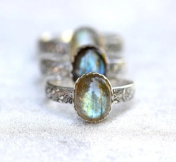 Bague Argent Thaïlandaise Vintage Simple Mode Homme et Femme Bijou Élégant et Intemporel Style Rétro et Raffiné Idéal pour un Look Décontracté ou Chic