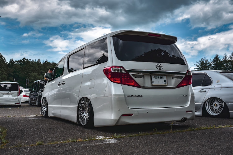 アルファードのホイール交換・DIY・コンフェス2024・BBS RNに関するカスタム事例の投稿画像5枚目