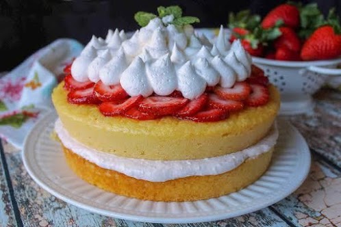 Strawberry Shortcake Cheesecake Cake