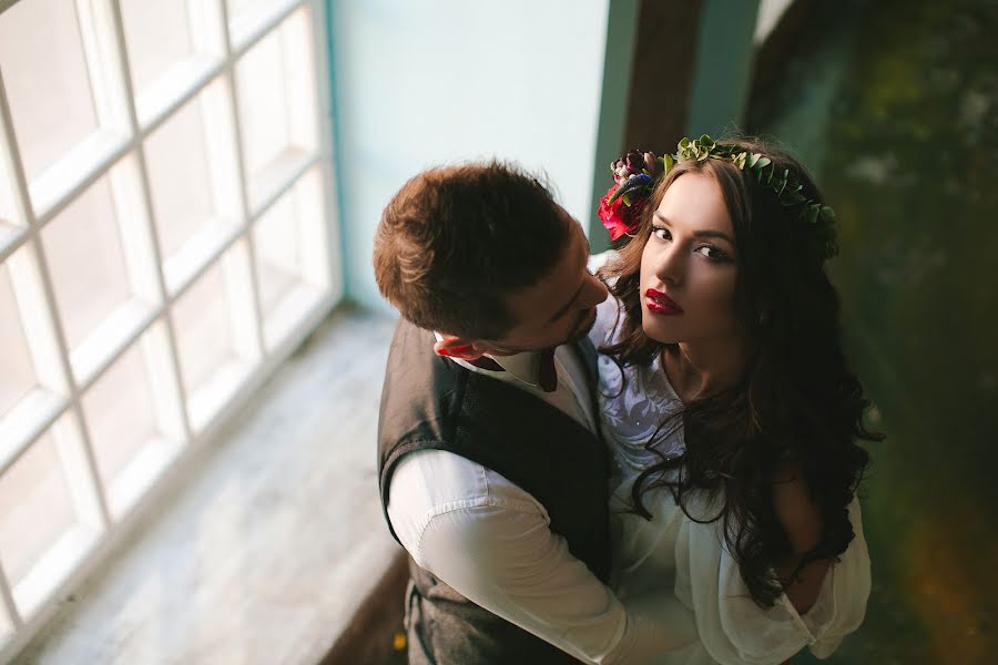 Fotógrafo de casamento Lesya Oskirko (lesichka555). Foto de 20 de março 2015