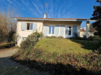 villa à Pouillon (40)