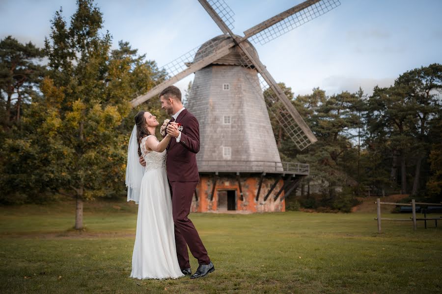 Wedding photographer Liva Paseka (lbqvkfd). Photo of 10 December 2023