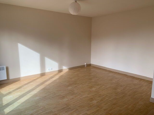 Location  appartement 1 pièce 35 m² à Mazamet (81200), 350 €