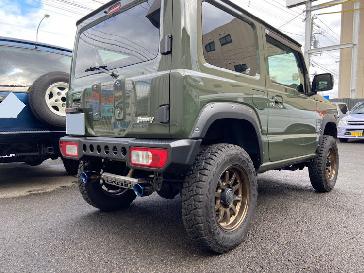 ジムニーのJB64・エクストリームバンパー・ラプターライナー塗装に関するカスタム事例の投稿画像1枚目