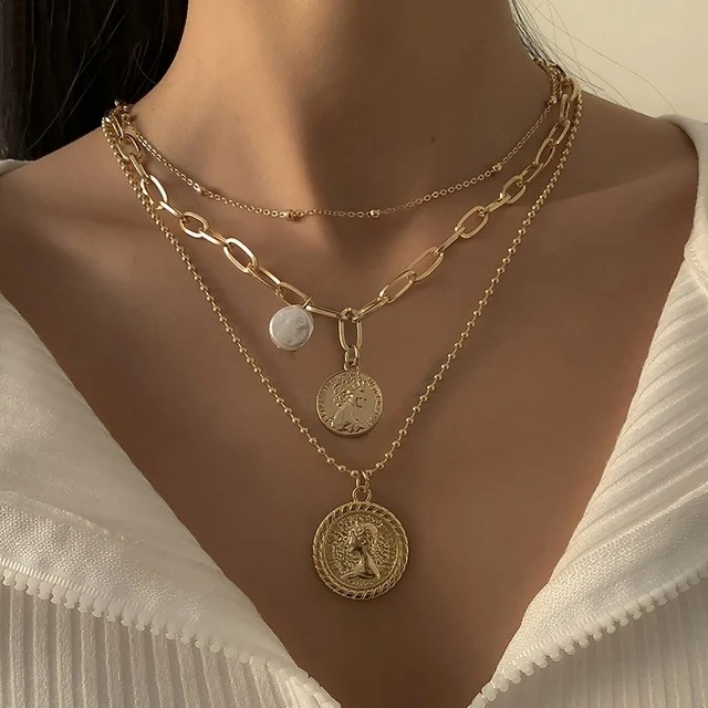 Hip Hop Ketting voor Vrouwen Sierlijke Ornament Trendy sieraad voor dames die hun urban look willen versterken met een opvallende en modieuze ketting.
