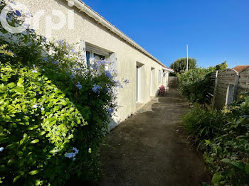 maison à Le Château-d'Oléron (17)