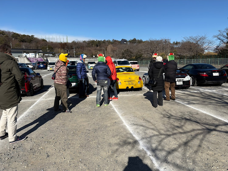 SLKの2月もよろしくお願いします・猫放し飼いにするな‼️に関するカスタム事例の投稿画像7枚目