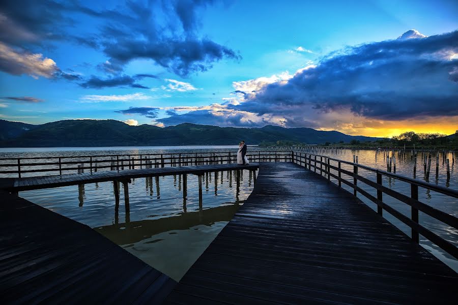 Bryllupsfotograf Alex Vîlceanu (alexandruvilcea). Foto fra maj 23 2019