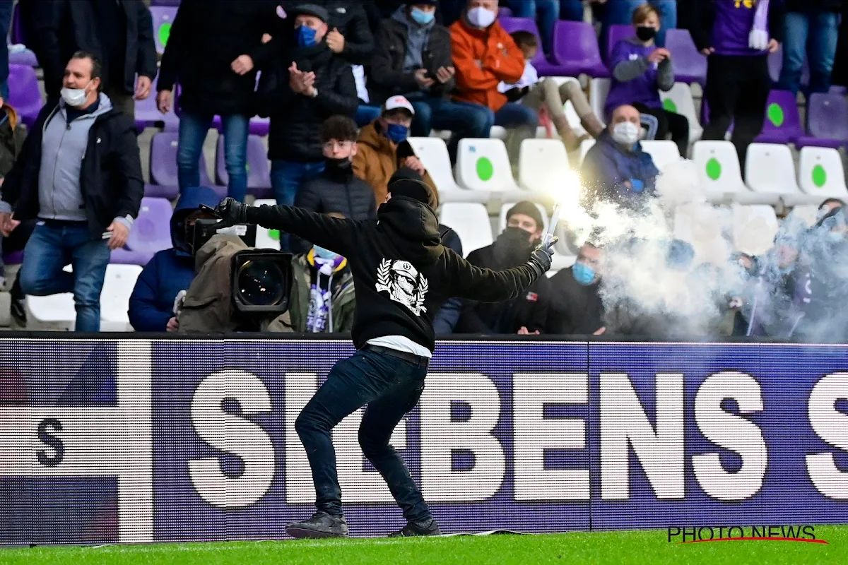 Lourde sanction pour le supporter du Beerschot qui avait jeté un fumigène lors du derby contre l'Antwerp 