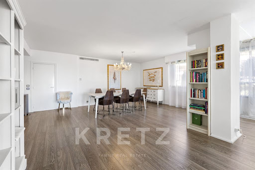 Apartment with terrace and pool 5