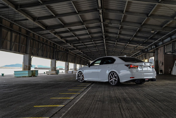 GSのレクサス・Lexus・スタッドレス・ナイスケツに関するカスタム事例の投稿画像3枚目