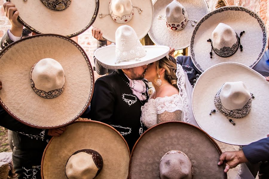 Fotógrafo de casamento Alejandro Mendez Zavala (alejandromendez). Foto de 12 de julho 2022