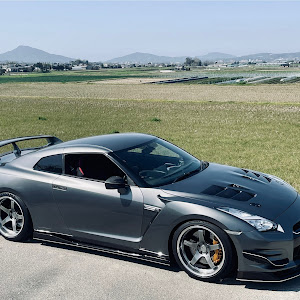 NISSAN GT-R R35