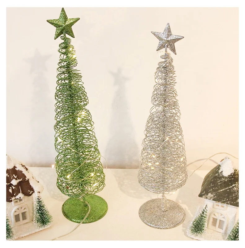 Title 2, Ornements de sapin de Noël lumineux pour une am...