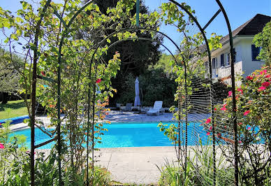 Maison avec piscine et terrasse 4