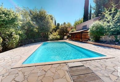 Maison avec piscine et terrasse 20