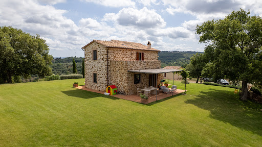 House with pool and garden 3