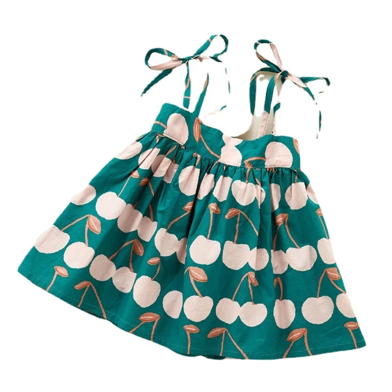 Robe pour fille en tissu imprimé coton lychee, doux et respirant, parfait pour un confort et un style quotidiens.