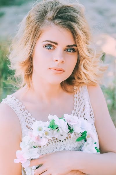 Wedding photographer Arina Sotnikova (id181278408). Photo of 27 July 2017