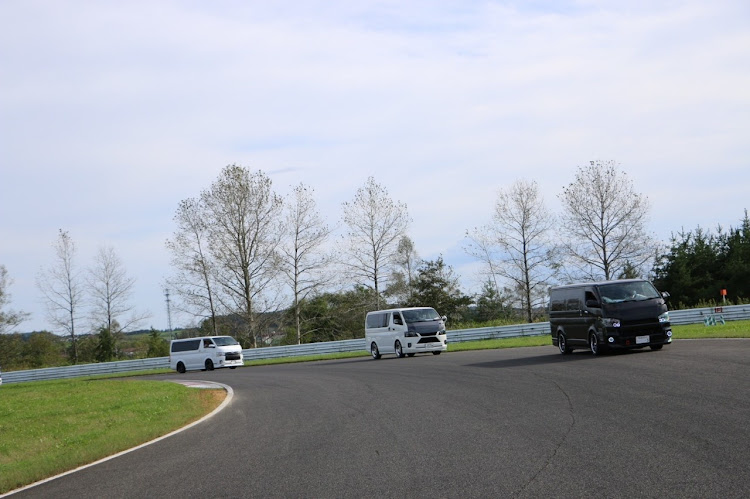 ハイエースバンの十勝スピードウェイ・ハイスタミーティング・北海道・SQUIDに関するカスタム事例の投稿画像5枚目