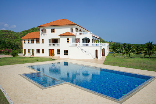 Maison avec jardin et terrasse 1