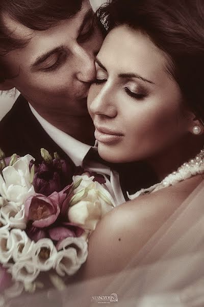 Bryllupsfotograf Aleksandr Nozdrin (alexnozdrin). Bilde av 18 april 2013