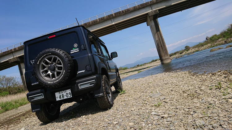 ジムニーのジムニーJB64W・ドライブ・ジムニーカスタム・河原・四駆に関するカスタム事例の投稿画像1枚目