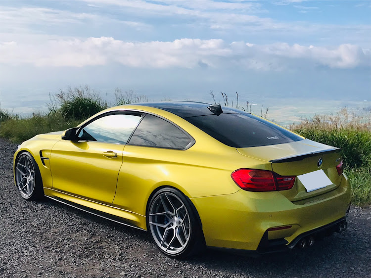 M4 クーペの阿蘇・朝活・大観峰・ROHANA wheels・BMW F82 M4に関するカスタム事例の投稿画像1枚目