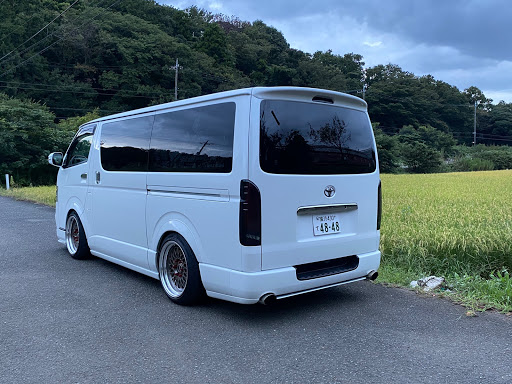 ハイエース のカスタムハイエース シンプルスタイル コブラ リア周り 加工パーツに関するカスタム メンテナンスの投稿画像 車のカスタム 情報はcartune