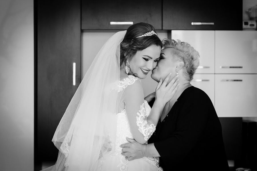 Fotógrafo de casamento Claudia Georgescu (kluphoto). Foto de 17 de agosto 2017