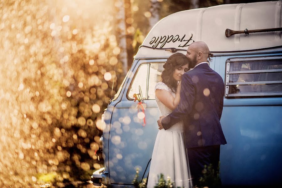 Fotógrafo de casamento Leszek Wasiołka (fotoemocja). Foto de 22 de janeiro 2022