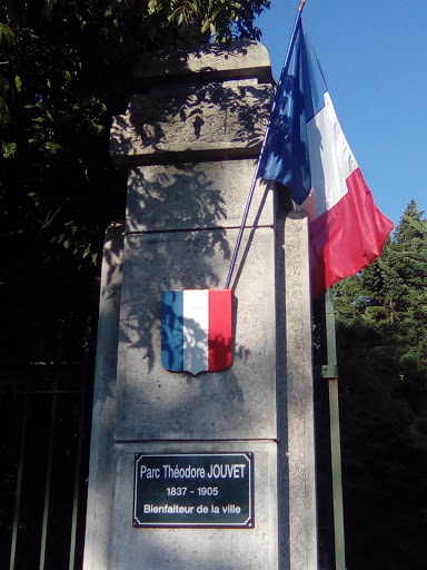 Entrée Sud-Ouest Du Parc Jouvet