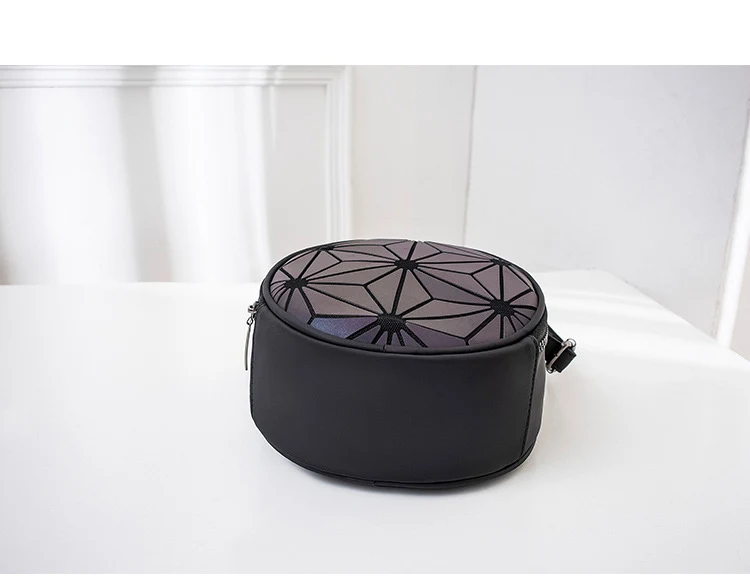 Sac Bandoulière Rond Coréen en Losange Lumineux pour Femme, Nouveau Petit Sac Rond, Élégant et Tendance pour Toutes Occasions.