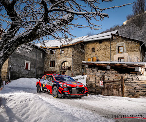 Thierry Neuville schuift nog op in de sneeuw in Monte Carlo, overwinning is voor Fransman Ogier