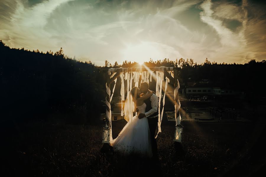 Fotógrafo de casamento Laďka Skopalová (ladkaskopalova). Foto de 2 de julho 2019