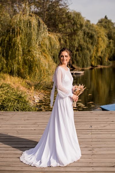 Wedding photographer Olga Kharskaya (bezga767). Photo of 3 December 2020