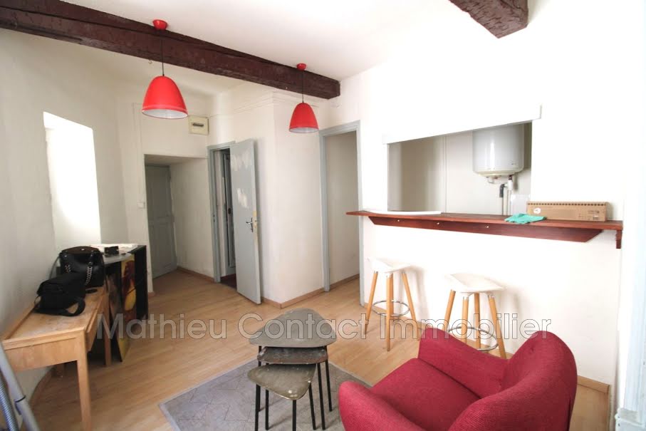 Location meublée appartement 2 pièces 32.6 m² à Nimes (30000), 465 €