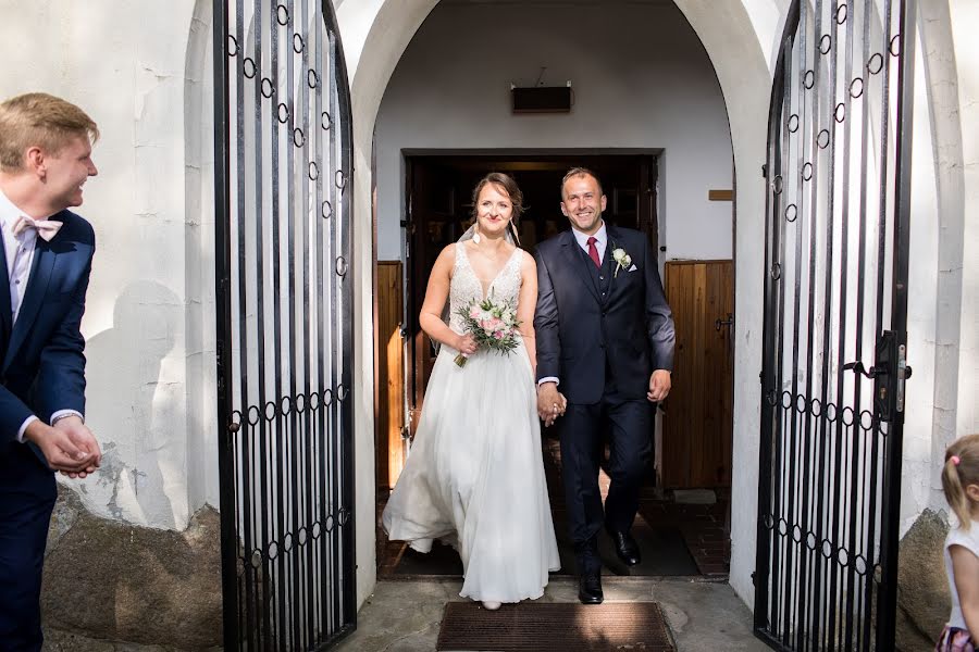 Fotógrafo de casamento Aleksandra Podlińska (kolorowekadry). Foto de 28 de julho 2019