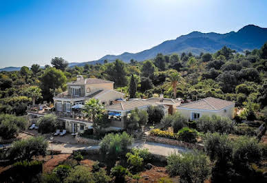 Maison avec piscine et terrasse 3