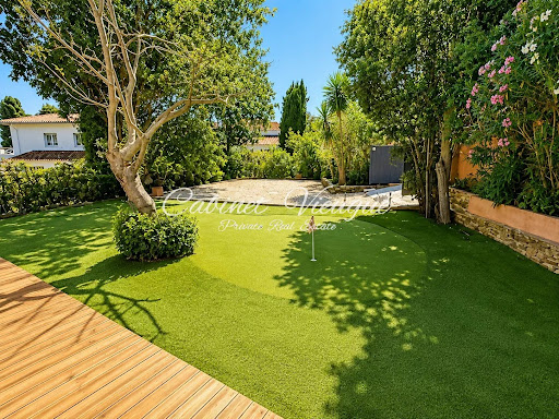 Villa with pool and terrace 4