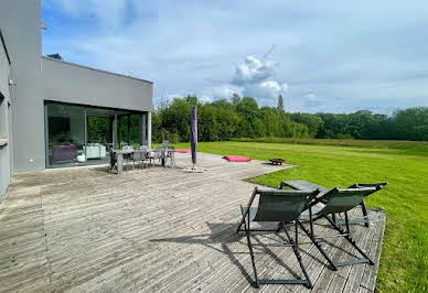 House with garden and terrace 2