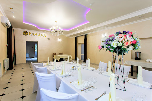 Средний зал