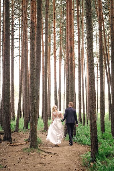 Wedding photographer Elena Gavrilenko (lgavrilenko92). Photo of 13 October 2016