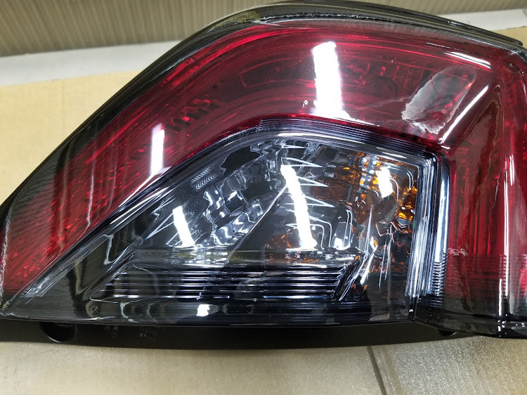 シビックのDIY・スモークテール化・スモーク塗装・シビックハッチバック・FK７に関するカスタム事例の投稿画像5枚目