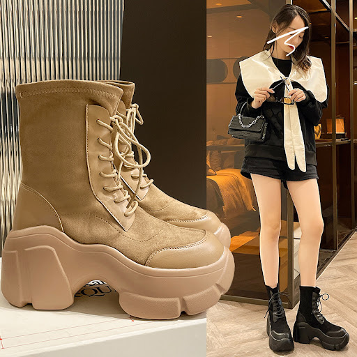 Title 7, Kurze Plateau-Stiefel aus Polyurethan – erhöhen...