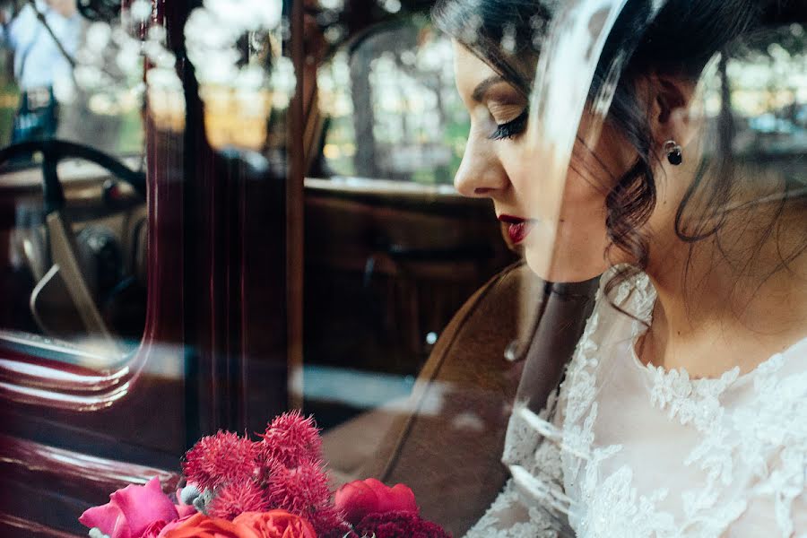 Fotógrafo de casamento Valentina Bykova (vabik). Foto de 7 de fevereiro 2016