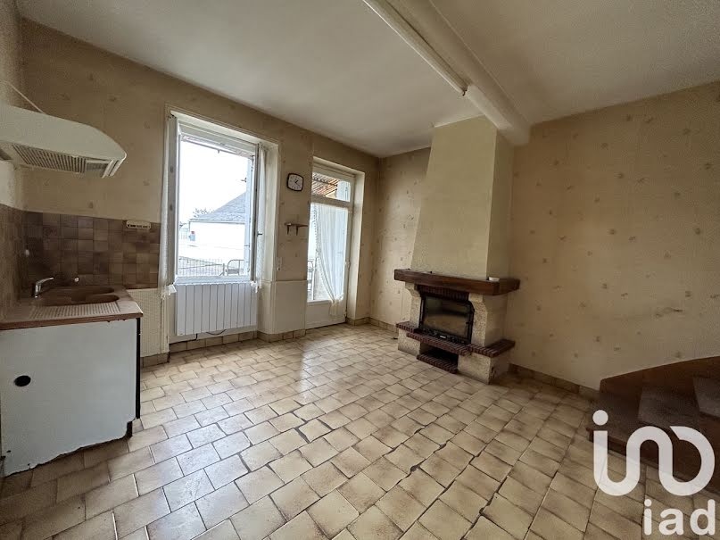 Vente maison 6 pièces 157 m² à Saint-Varent (79330), 70 000 €