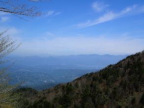 崩壊地からの眺め（木曽御嶽山と手前に中央アルプス）