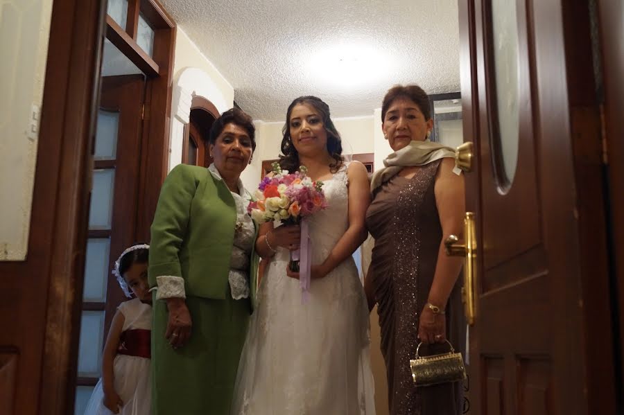 Fotografo di matrimoni Luiz Chamorro (woowbuenazzo). Foto del 27 marzo 2019